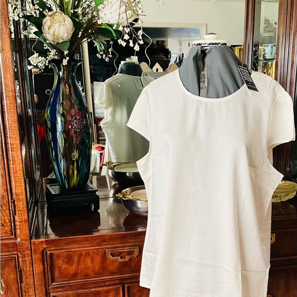 Women’s White Short Sleeve Tunic Top - Relaxed Crew Neck